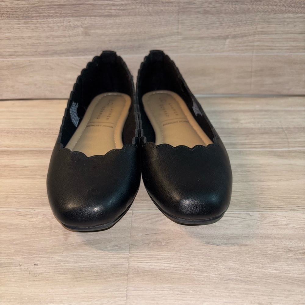 Lauren Conrad Black Scalloped Flats - Picture 2 of 9